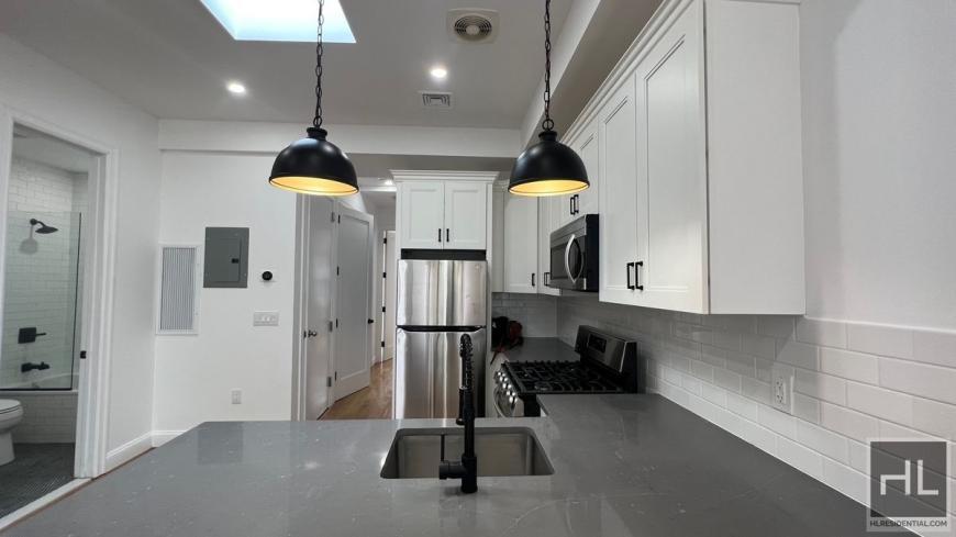 3 bedroom in BROOKLYN NY 11208 - 3 bedroom in BROOKLYN NY 11208