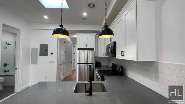 3 bedroom in BROOKLYN NY 11208 - 3 bedroom in BROOKLYN NY 11208 House