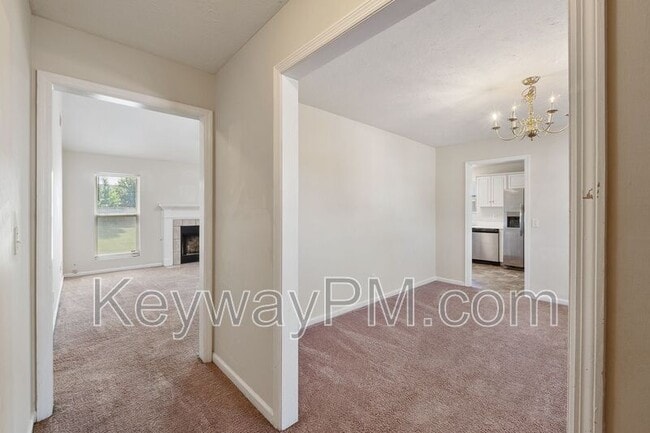 Photo - 3325 Hamden St