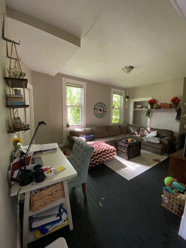 Building Photo - 2647 S 18th St Unit Apt 1