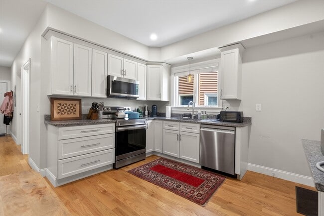 Photo - 17 Chelmsford St Unit 1