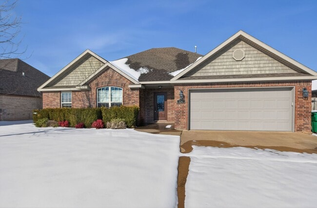 Building Photo - 1241 Kensington Dr