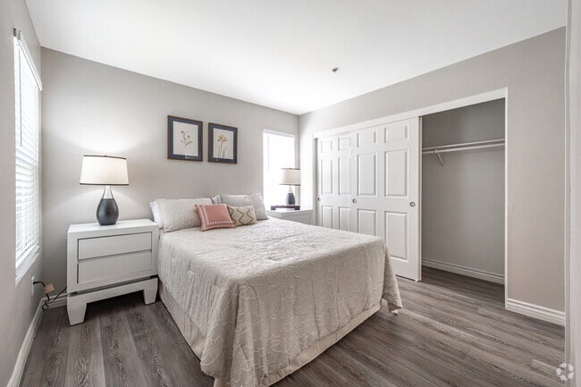 2BR, 2BA - 803SF - Primary Bedroom