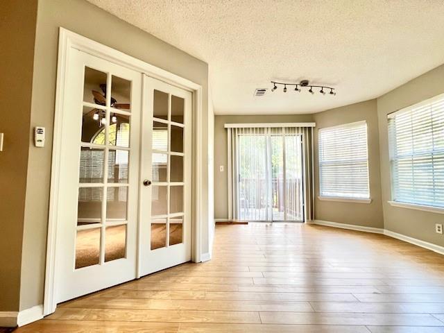 Photo - 219 St Andrews Ct