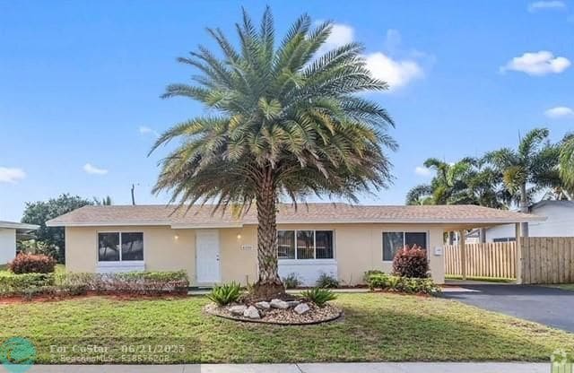 Building Photo - 4330 NW 10th St Rental