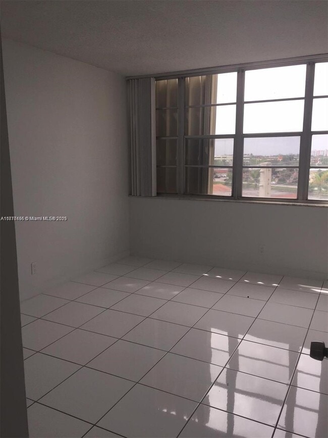 Photo - 2025 NE 164th St Unit 516