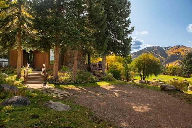 Photo - 209 E Reds Rd