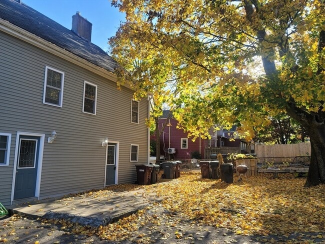 Photo - 237 Colburn St