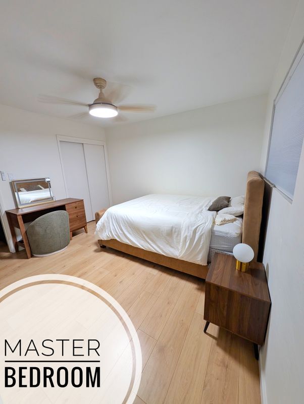 Building Photo - 1309 W 10th St