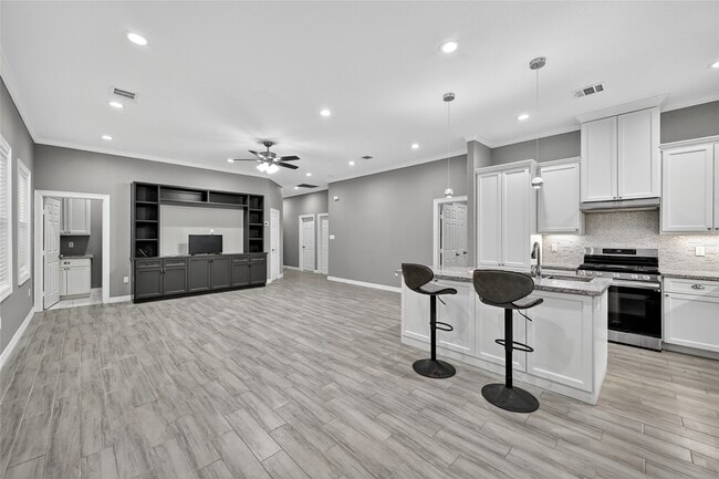 Photo - 7934 Little St