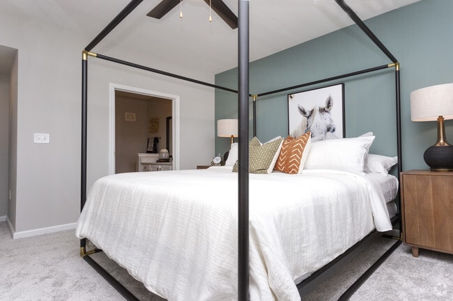 2BR, 2BA - 1399 SF