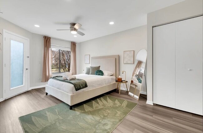 Photo - 379 Sandhurst Cir Unit 1