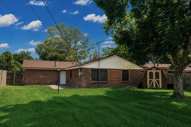 Photo - 608 N Plantation Dr