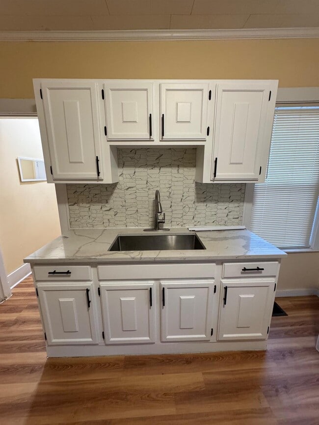 Building Photo - 32 Claremon St Unit 1