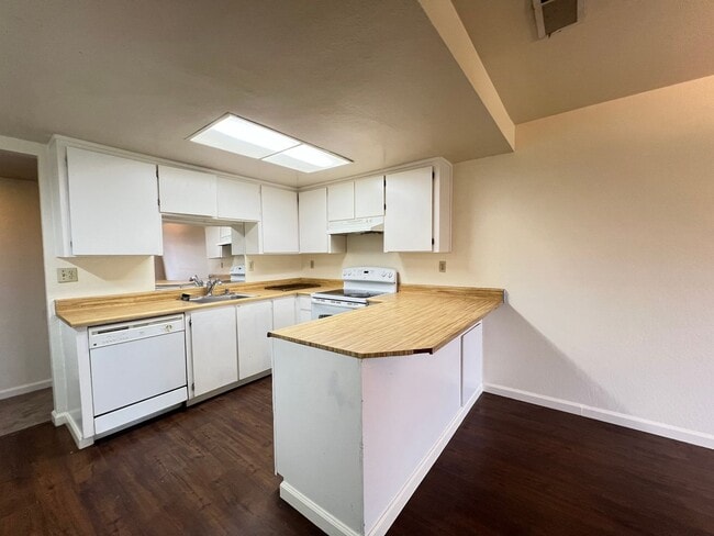 Photo - $500 MOVE IN SPECIAL!!!! 3 BEDROOM HOME IN PLEASANTON, CA!!!
