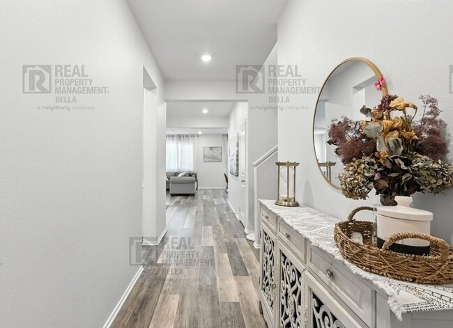 Photo - Beautiful 5-Bedroom Home in Audie Murphy R...