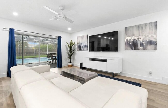 Photo - 4421 NW 2nd Ct