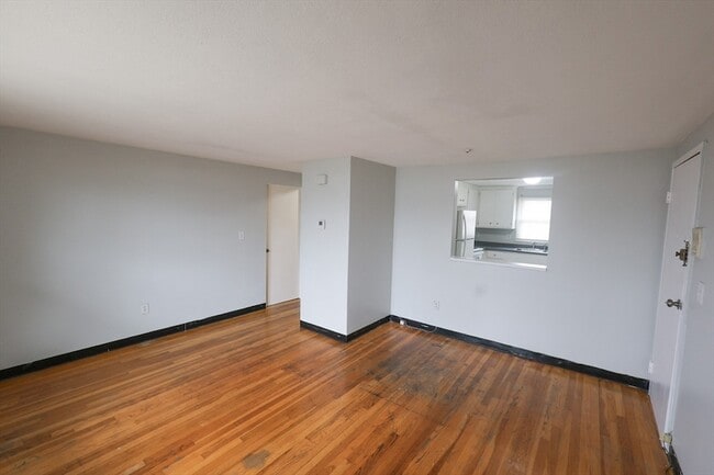 12 Essex St Unit 6