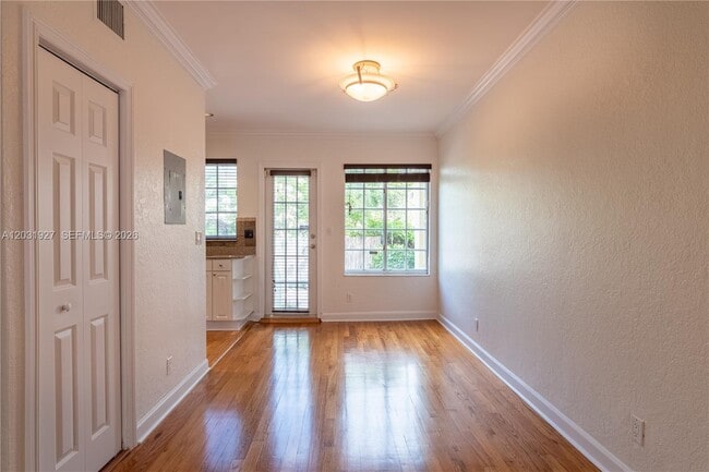 Photo - 15 Madeira Ave