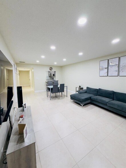 5545 W Lakewood Cir Unidad 425