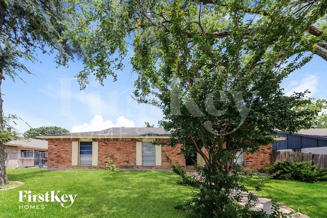 Photo - 3317 Kenwood Dr House