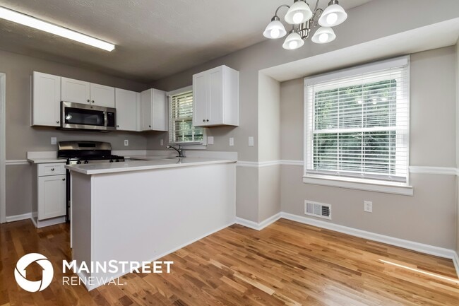 Photo - 627 Rockborough Dr