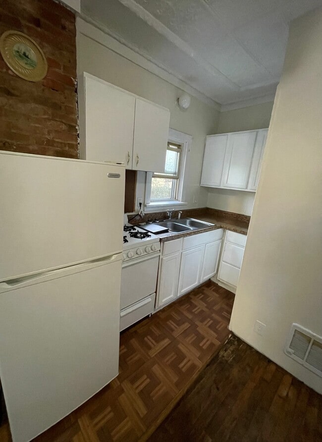 723 W Washington Ave Unit 4