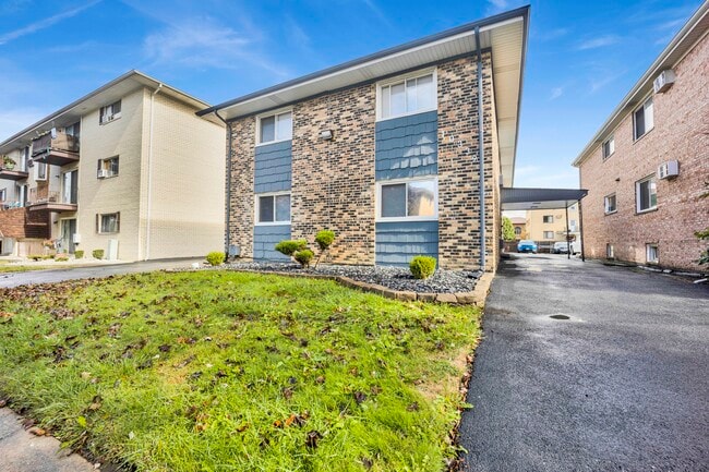 Photo - 10339 McVicker Ave Unit 2W