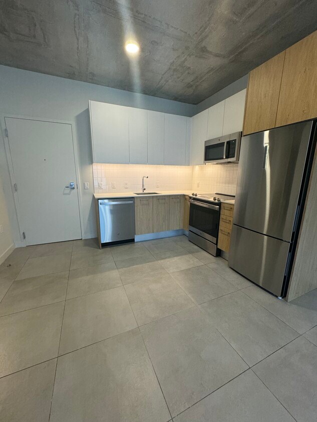 Photo - 325 NW 33rd St (Miami, FL)
