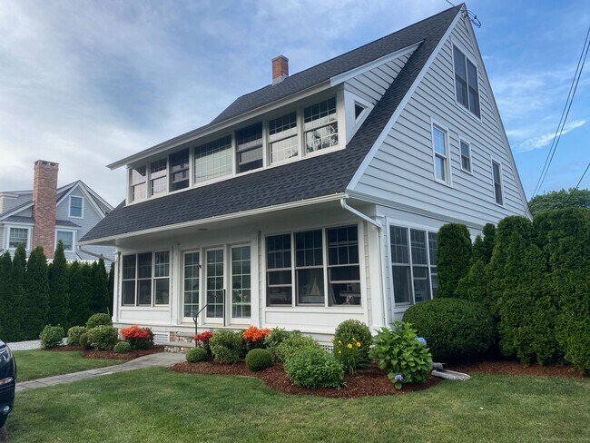 Photo - 33 Grove Ave