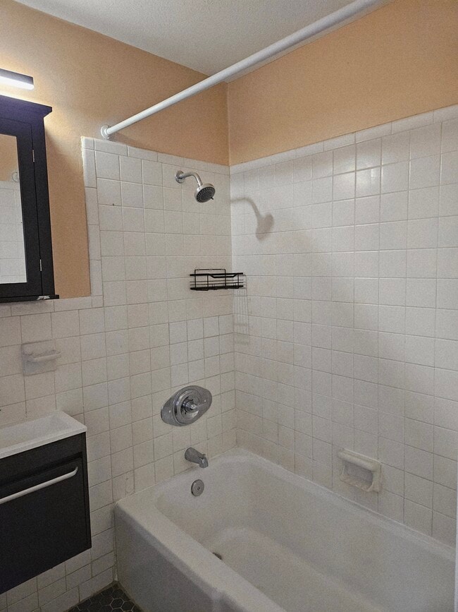 Photo - 4713 Evelyn Rd NW