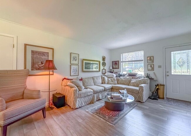 Photo - 2034 Harriet Dr