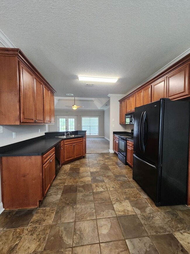 Photo - Spacious 3BD/2BA Home in Hahira with Scree...