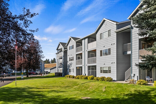 Building Photo - Peaks at Falls Park Rental