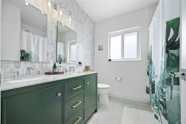 Photo - 1400 NE 104th St