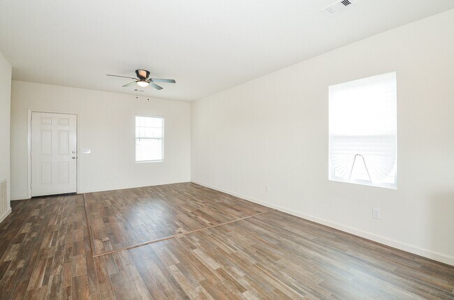 Photo - 2013 Spindletree Ln