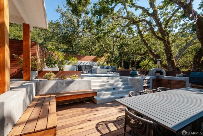 Photo - 800 Mariposa Rd