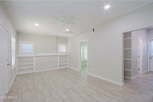 Building Photo - 6808 N 23rd Ave Rental