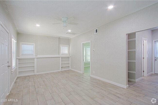 Building Photo - 6808 N 23rd Ave Rental
