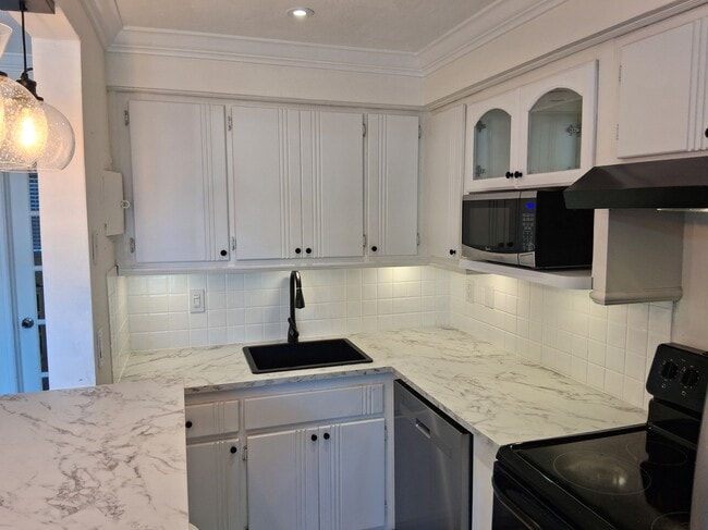 Photo - 1100 NE 9th Ave Unit 103