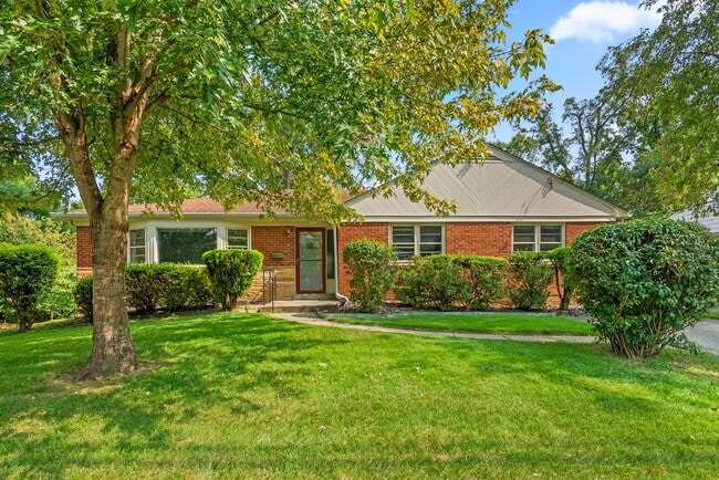 Building Photo - 5 Bed 3 Bath - Chevy Chase Rambler - Move ... Rental