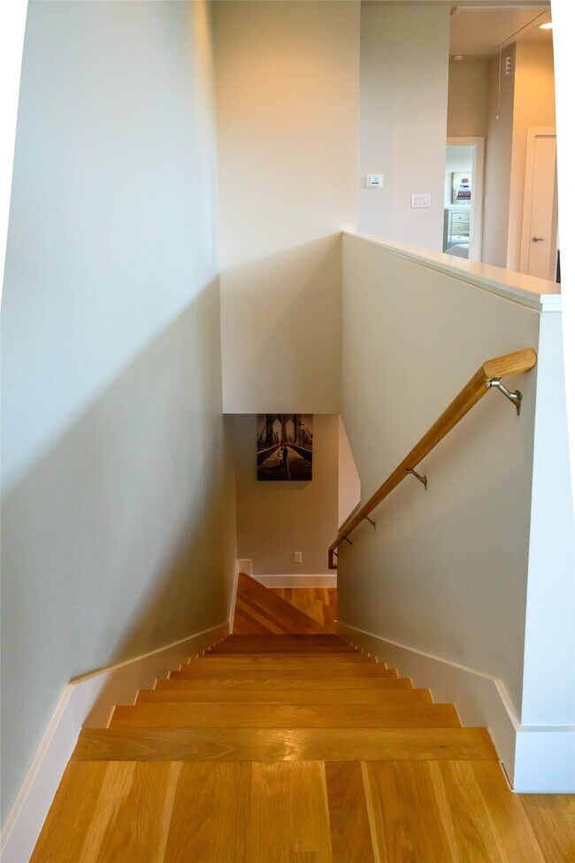 Building Photo - 4618 Nichols St Unit B