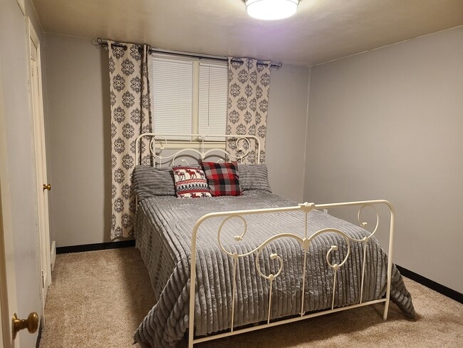 Dormitorio 1 - 505 Clark Ave Unidad Cozy Clark Apt