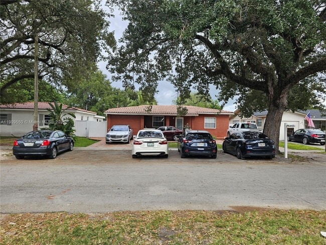 Photo - 651 SW 66th Ave