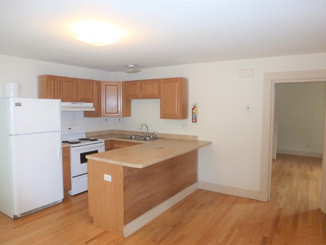 Building Photo - 97 N Winooski Ave Unit 2 Rental