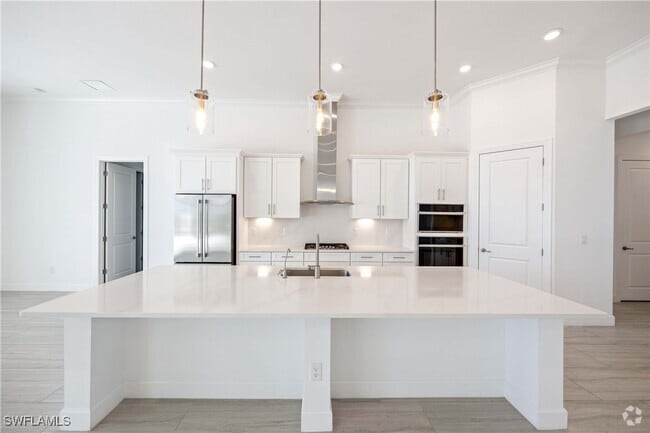 Building Photo - 18789 WildBlue Blvd Rental