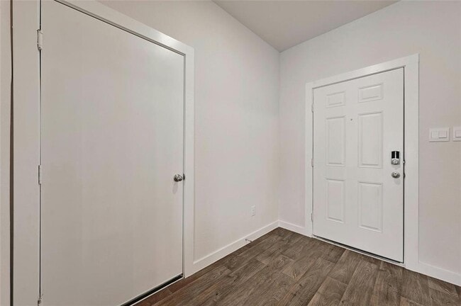 Photo - 313 Merriman Rd