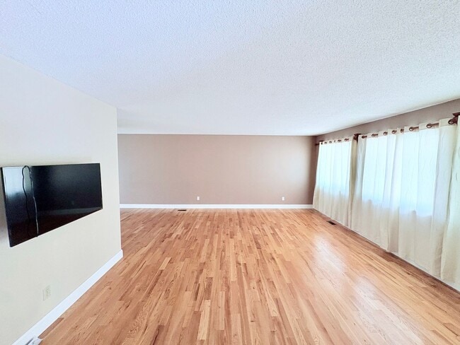 Photo - 101 Knight Cir