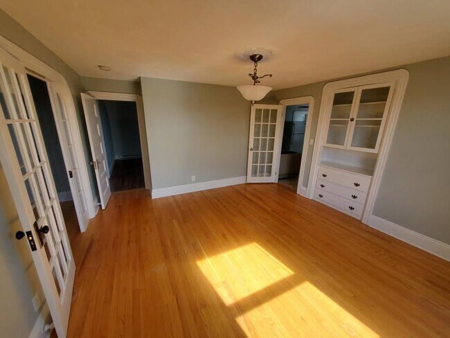 459 High St Unit 3rd Flr