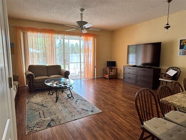 Photo - 245 Hemingway Dr